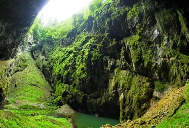 Hang động Punkevni ở Moravian